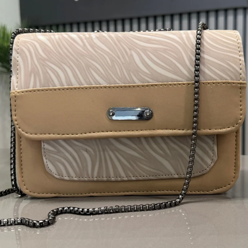 Luxury Women’s Shoulder Bag in Beige Faux Leather for Casual, Work, and Formal Use - Image 2